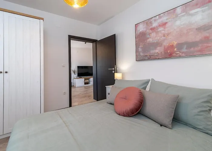 Marela Apartament Slatine
