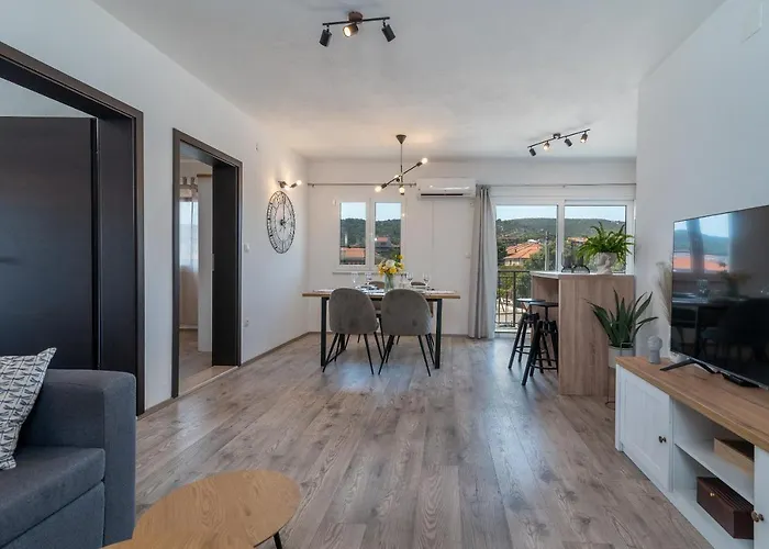 Apartament Marela *